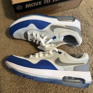 Nike Air Max Motif GS (Size: 7Y US)